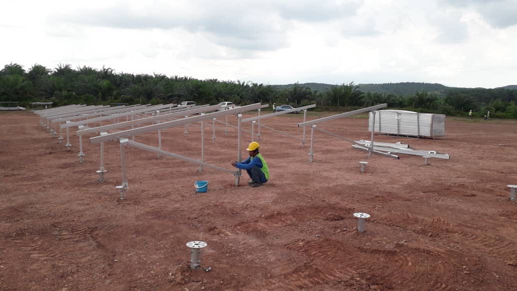  45MWp projek pemasangan tanah solar pile screw 2019-2020 