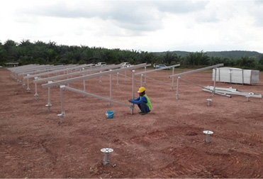  45MWp projek pemasangan tanah solar pile screw di malaysia 2020 